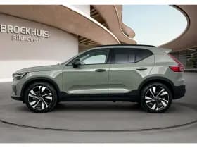 Volvo XC40 thumbnail 2