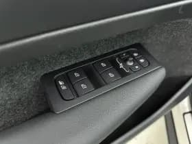 Volvo EX40 thumbnail 18