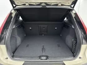 Volvo EX40 thumbnail 10