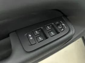 Volvo XC60 thumbnail 25