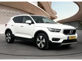 Volvo XC40 thumbnail 3