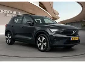 Volvo XC40 thumbnail 2