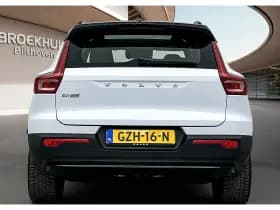 Volvo EX40 thumbnail 6