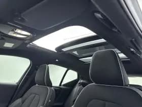 Volvo EX40 thumbnail 9