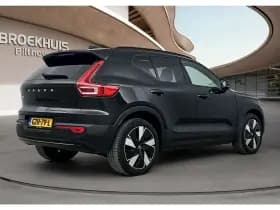 Volvo EX40 thumbnail 3