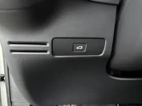 Volvo EX40 thumbnail 25