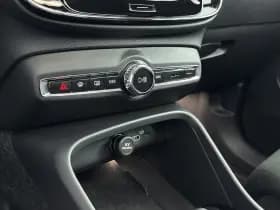 Volvo EX40 thumbnail 33