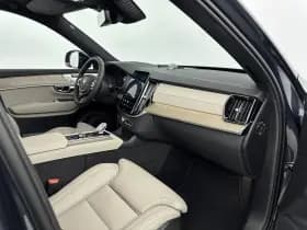 Volvo XC90 thumbnail 22