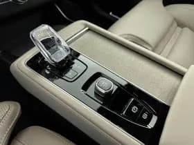 Volvo XC90 thumbnail 24