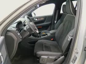 Volvo XC40 thumbnail 8