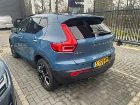 Volvo XC40 thumbnail 4