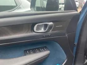 Volvo XC40 thumbnail 7