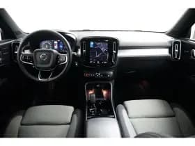 Volvo XC40 thumbnail 3