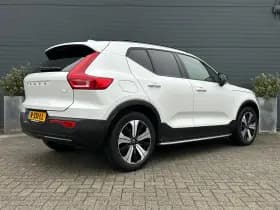 Volvo XC40 thumbnail 2