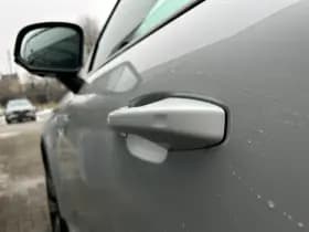 Volvo XC40 thumbnail 5