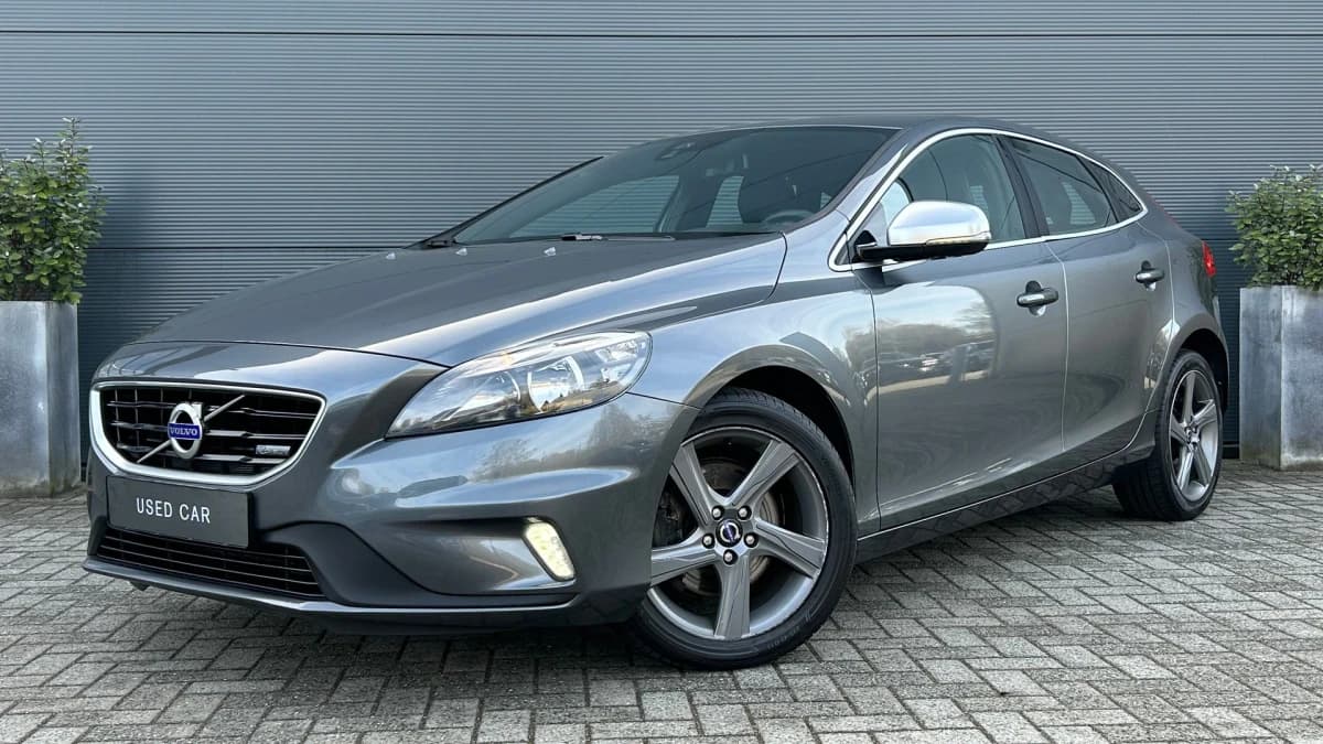 Volvo V40 — foto 1