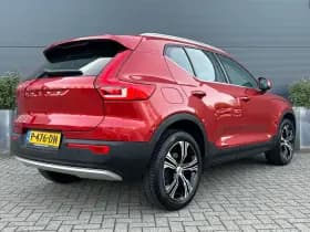 Volvo XC40 thumbnail 2