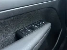 Volvo XC40 thumbnail 12