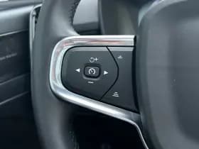 Volvo XC40 thumbnail 18