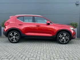 Volvo XC40 thumbnail 3