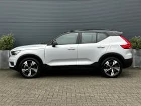 Volvo XC40 thumbnail 2