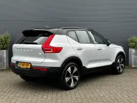Volvo XC40 thumbnail 3