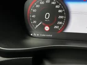 Volvo XC40 thumbnail 11