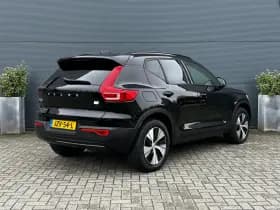 Volvo XC40 thumbnail 2