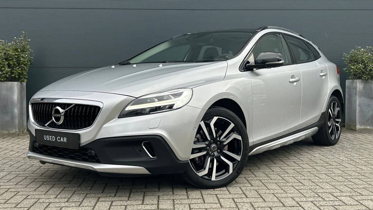 Volvo V40 — foto 1