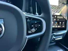 Volvo XC60 thumbnail 25