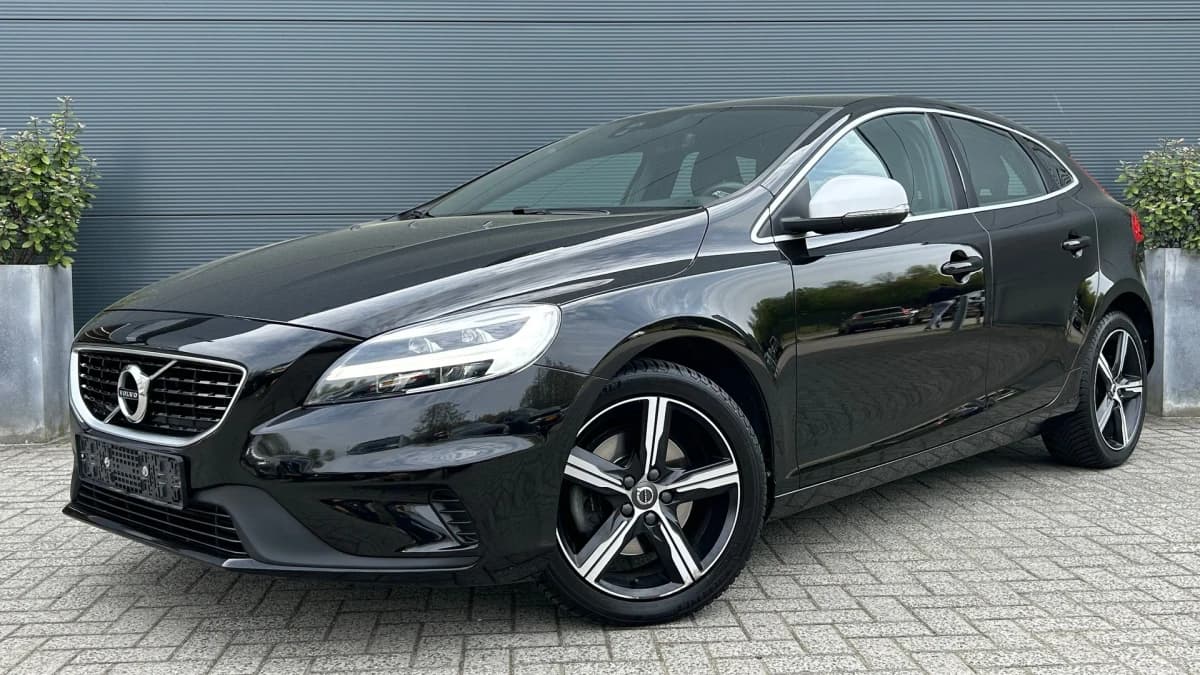 Volvo V40 — foto 1