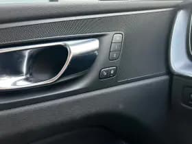 Volvo XC60 thumbnail 10