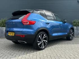 Volvo XC40 thumbnail 2
