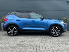 Volvo XC40 thumbnail 3