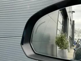 Volvo XC40 thumbnail 5