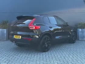 Volvo XC40 thumbnail 3