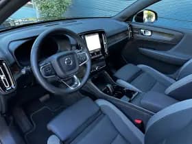 Volvo XC40 thumbnail 4