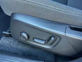 Volvo XC40 thumbnail 6