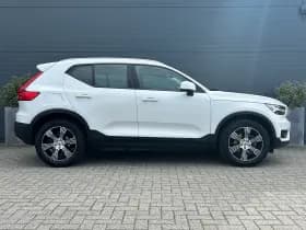 Volvo XC40 thumbnail 3