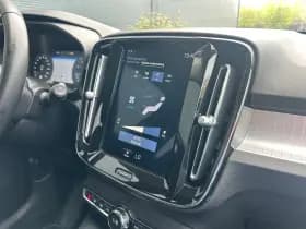Volvo XC40 thumbnail 25