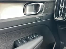 Volvo XC40 thumbnail 9