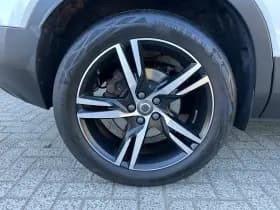 Volvo XC40 thumbnail 4