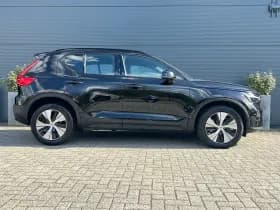 Volvo XC40 thumbnail 3