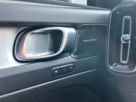 Volvo XC40 thumbnail 9