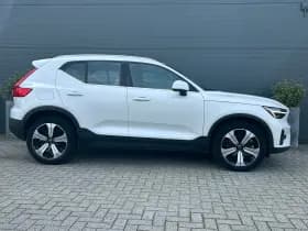 Volvo XC40 thumbnail 3