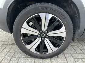 Volvo XC40 thumbnail 4
