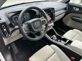 Volvo XC40 thumbnail 6