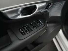Volvo XC90 thumbnail 60