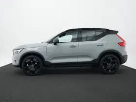 Volvo XC40 thumbnail 3