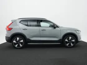Volvo EX40 thumbnail 4
